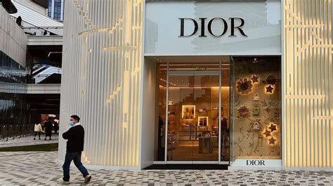 Dior Accused of Racism by China Over ‘